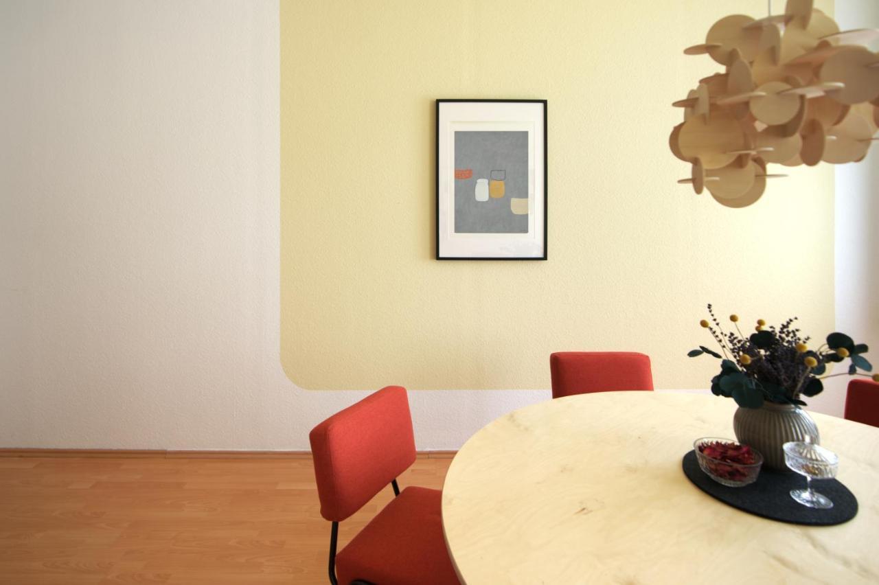 Vonbehling Boutique Apartment Mit 65Zoll Tv Und Designerstuecken Halle  Extérieur photo