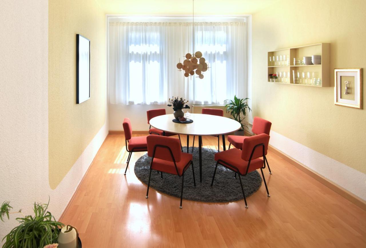 Vonbehling Boutique Apartment Mit 65Zoll Tv Und Designerstuecken Halle  Extérieur photo