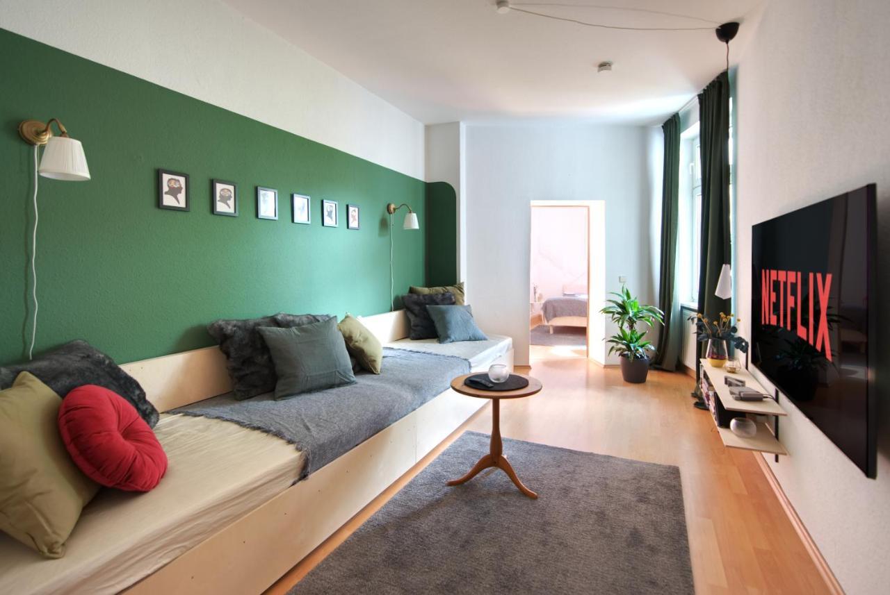 Vonbehling Boutique Apartment Mit 65Zoll Tv Und Designerstuecken Halle  Extérieur photo