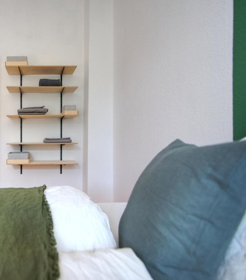 Vonbehling Boutique Apartment Mit 65Zoll Tv Und Designerstuecken Halle  Extérieur photo
