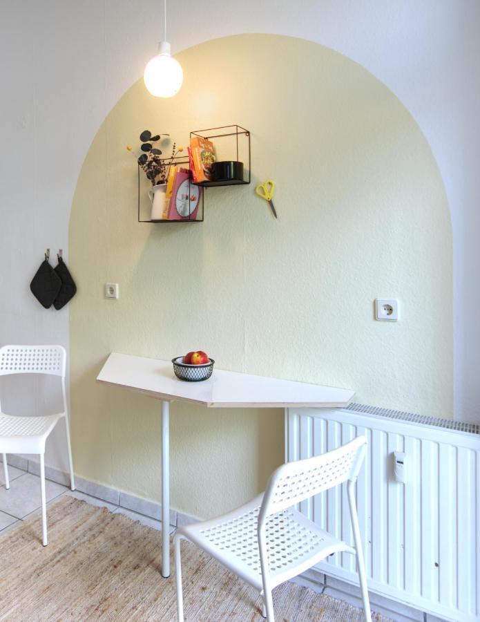 Vonbehling Boutique Apartment Mit 65Zoll Tv Und Designerstuecken Halle  Extérieur photo