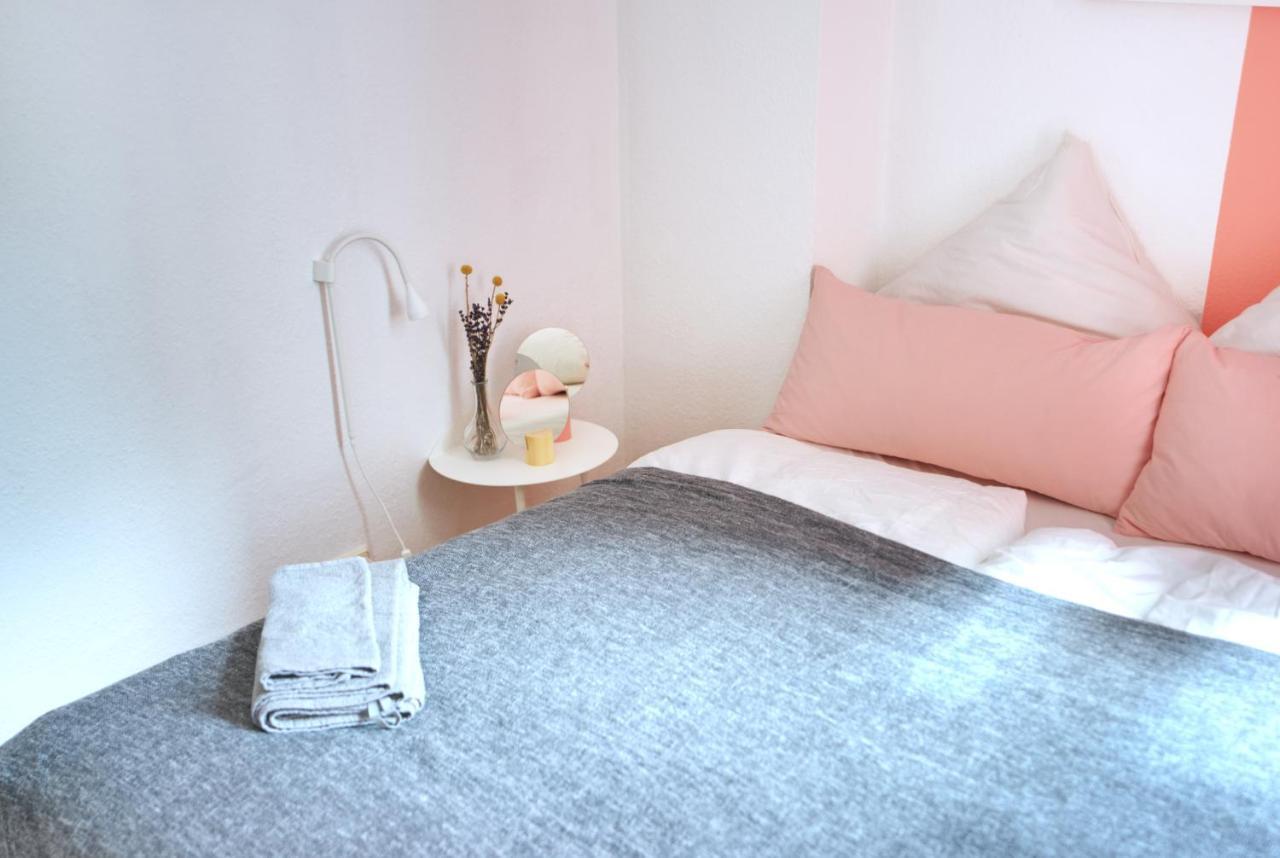 Vonbehling Boutique Apartment Mit 65Zoll Tv Und Designerstuecken Halle  Extérieur photo