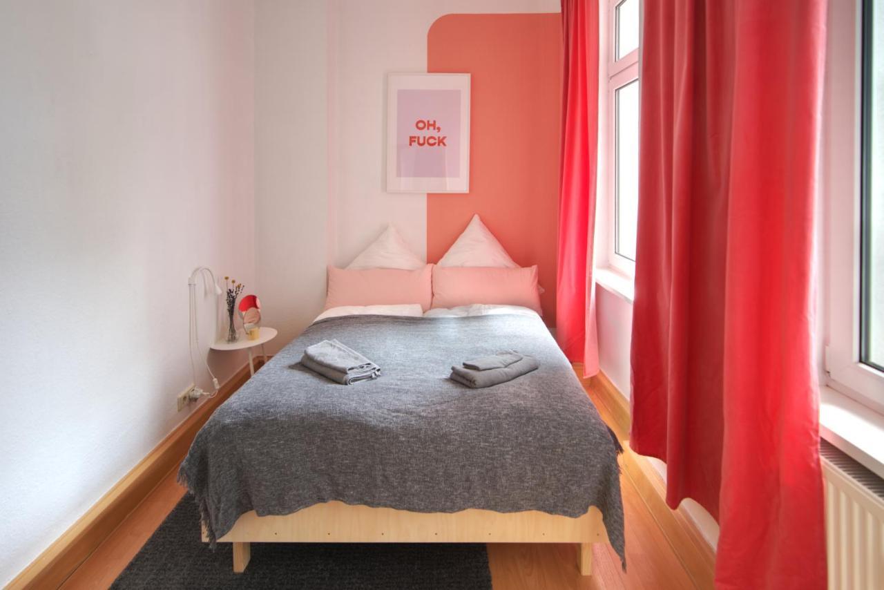 Vonbehling Boutique Apartment Mit 65Zoll Tv Und Designerstuecken Halle  Extérieur photo